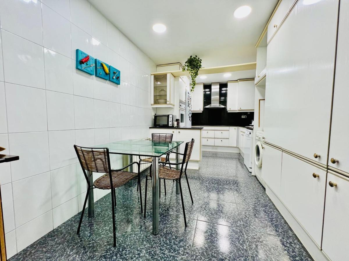 Your Second Home In Barcelona With Private Room And Private Bathroom Close To Montjuic, Pl Espana, La Rambla, Ferry Port 외부 사진
